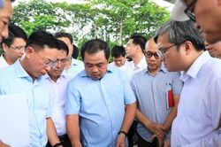 B&iacute; thư Th&agrave;nh ủy H&agrave; Nội Trần Đức Thắng kiểm tra tiến độ thi c&ocirc;ng c&aacute;c dự &aacute;n giao th&ocirc;ng trọng điểm của Thủ đ&ocirc;