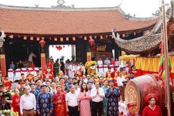 Chủ tịch UBND th&agrave;nh phố H&agrave; Nội Vũ Đại Thắng dự khai mạc Lễ hội truyền thống đ&igrave;nh Ch&egrave;m