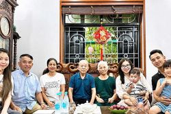 Xây dựng xã hội nhân văn từ 'tế bào gia đình'