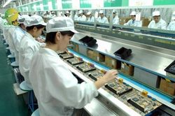 Việt Nam nhập khẩu điện thoại và linh kiện chủ yếu từ thị trường nào?