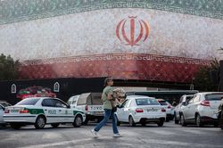 Chiến sự Trung Đông ngày 122: Iran tuyên bố phá hủy 8 cơ sở quân sự của Mỹ tại Kuwait và Bahrain; Hai bên ra tuyên bố trái ngược về đàm phán