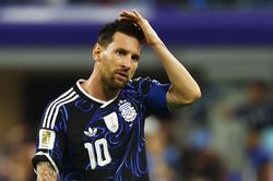 CĐV nghi ngờ Argentina được d&agrave;n xếp v&agrave;o nh&aacute;nh dễ