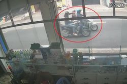 Cướp giật dây chuyền giữa ban ngày ở TP.HCM