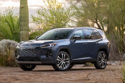 Doanh số toàn cầu của Toyota giảm tháng thứ tư liên tiếp