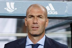 Đ&ecirc;m Zidane l&agrave;m Brazil im lặng