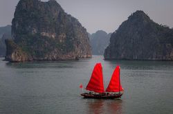 Quảng Ninh: Thuyền ba vách – cánh buồm di sản chính thức đưa vào hoạt động