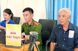 Cụ ông 75 tuổi đạp xe từ Kon Tum về Nghệ An xét nghiệm ADN tìm anh trai liệt sĩ