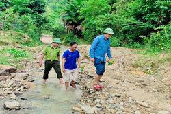 Xử phạt nhiều người đào đãi, khai thác khoáng sản trái phép ở rừng phòng hộ