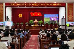 Cần Thơ xem x&eacute;t, th&ocirc;ng qua nhiều nghị quyết quan trọng về ph&aacute;t triển kinh tế-x&atilde; hội