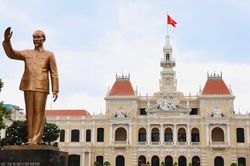 TPHCM 50 năm rạng rỡ t&ecirc;n v&agrave;ng