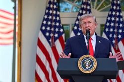 Mỹ nói tiếp tục đàm phán, Iran dọa căn cứ Mỹ 'hứng chịu địa ngục'