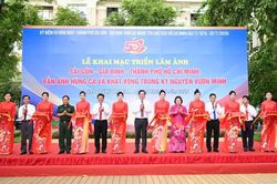 Giới thiệu gần 200 ảnh, tư liệu về 50 năm TPHCM mang tên Bác