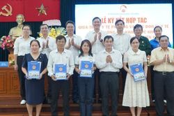Phường Diên Hồng vào cao điểm khám sức khỏe cho người dân