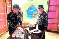 Điểm tựa phía sau những bước chân rà phá bom, mìn