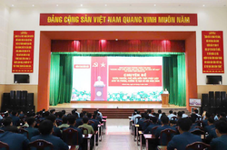 Trường Sĩ quan Kh&ocirc;ng qu&acirc;n phối hợp tuy&ecirc;n truyền ph&aacute;p luật về an to&agrave;n giao th&ocirc;ng v&agrave; ph&ograve;ng, chống tệ nạn x&atilde; hội