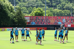 'World Cup thứ hai' diễn ra ngoài sân cỏ