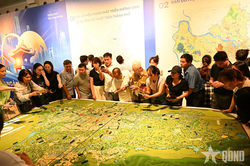 Triển lãm Quy hoạch Hà Nội tầm nhìn 100 năm 'hút khách'