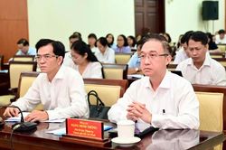 TPHCM gi&aacute;m s&aacute;t thường xuy&ecirc;n việc th&aacute;o gỡ c&aacute;c dự &aacute;n tồn đọng