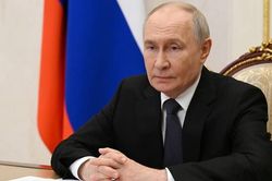 Tổng thống Putin thừa nhận Nga đối mặt sức ép chưa từng có từ phương Tây nhưng 'đứng vững'