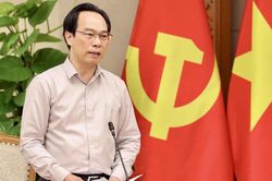 Bộ trưởng Bộ GD&ĐT Ho&agrave;ng Minh Sơn: Giảm &aacute;p lực thi cử, kh&ocirc;ng thể chỉ đổi c&aacute;ch thi