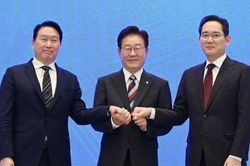 Hai 'ông lớn' Hàn Quốc chi 518 tỷ USD xây 'đế chế' chip AI