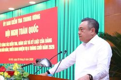 &Ocirc;ng Trần Sỹ Thanh: Kịp thời ph&aacute;t hiện, chấn chỉnh biểu hiện nể nang, 'dĩ h&ograve;a vi qu&yacute;' trong đ&aacute;nh gi&aacute; c&aacute;n bộ
