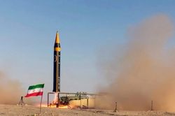 Iran tập kích loạt cơ sở quân sự Mỹ, dừng đàm phán kỹ thuật