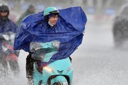 Dự báo thời tiết 29/6/2026: Miền Bắc mưa lớn sầm sập, Trung Bộ vẫn nắng nóng
