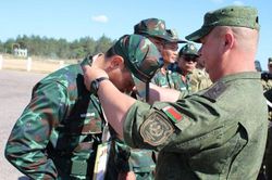 Tuyển Việt Nam giành thứ hạng cao khi tranh tài bắn súng chiến thuật ở Belarus