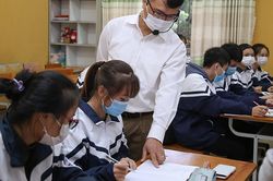 Tổ chức dạy th&ecirc;m nhằm trục lợi, &eacute;p hoặc l&ocirc;i k&eacute;o học th&ecirc;m c&oacute; thể bị phạt 50 triệu