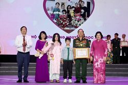 Gia đình hạnh phúc - nền tảng xây dựng TP Hồ Chí Minh phát triển bền vững