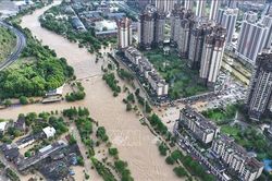 Trung Quốc ứng ph&oacute; với mưa lớn v&agrave; lũ lụt ở miền Nam