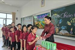 Điểm tựa nh&acirc;n văn cho thế hệ trẻ - B&agrave;i 1: Mỗi ng&agrave;y đến trường l&agrave; một ng&agrave;y vui