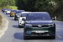 Vì sao không nên sạc đầy pin xe điện trước khi đi đường đèo dốc?