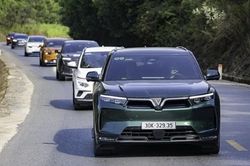 Vì sao không nên sạc đầy pin xe điện trước khi đi đường đèo dốc?