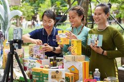 Luật Thương mại điện tử 2025 ch&iacute;nh thức c&oacute; hiệu lực: Người ti&ecirc;u d&ugrave;ng sẽ được bảo vệ to&agrave;n diện