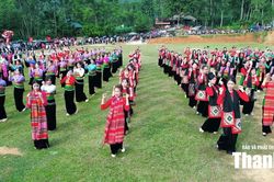 Văn nghệ quần chúng là 'cầu nối' phát triển du lịch