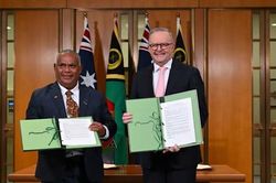 Australia siết v&agrave;nh đai an ninh ở Th&aacute;i B&igrave;nh Dương, k&yacute; hiệp định chiến lược với Vanuatu