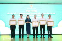 Đẩy mạnh chuyển đổi số gắn với hỗ trợ n&ocirc;ng d&acirc;n ph&aacute;t triển kinh tế, n&acirc;ng cao thu nhập