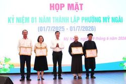 Mỹ Ng&atilde;i: Họp mặt kỷ niệm 1 năm th&agrave;nh lập phường