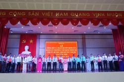 Phường Sa Đéc: Công bố các Nghị quyết, Quyết định về sắp xếp khu phố và công tác cán bộ