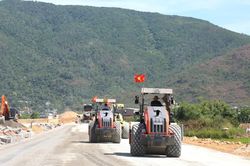 Tăng tốc đưa dự án tuyến đường ven biển về đích
