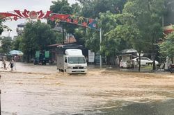 CẢNH BÁO: Lào Cai có mưa dông diện rộng, nguy cơ lốc, sét, mưa đá và mưa lớn cục bộ trong vài giờ tới