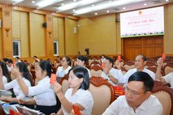 Kỳ họp thứ 3, HĐND phường Cam Đường th&ocirc;ng qua 8 nghị quyết