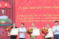 Trao Huân chương Lao động cho 3 cá nhân ngành nông nghiệp và môi trường Lâm Đồng