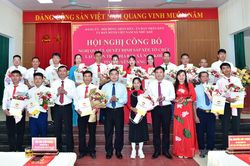 Phó Bí thư Tỉnh ủy, Chủ tịch Ủy ban MTTQ Việt Nam tỉnh Ma Thế Hồng dự công bố sắp xếp, tổ chức lại tổ dân phố, thôn tại phường Bình Thuận và xã Nhữ Khê