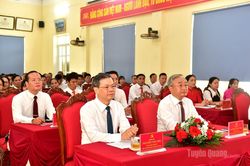 Chủ tịch HĐND tỉnh Nguyễn Văn Sơn dự Hội nghị công bố sắp xếp, tổ chức lại thôn tại xã Thái Bình