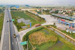 Sửa đổi quy định về quản lý quốc lộ, bổ sung cơ chế đầu tư mở rộng trạm dừng nghỉ