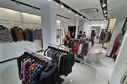 Thị trường chuỗi thời trang: Cuộc đua phân cực và làn sóng tái cơ cấu