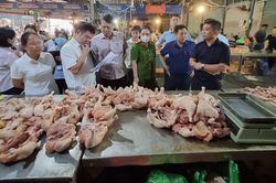 Số vụ ngộ độc thực phẩm tăng mạnh trong nửa đầu năm 2026